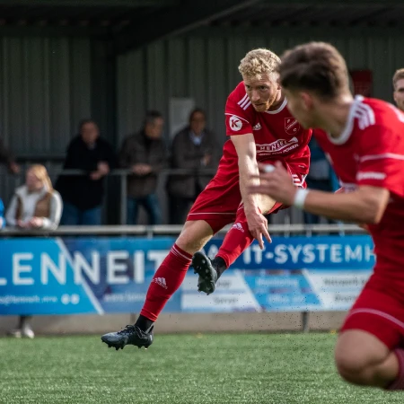 Vorschau von Angebot: Fußball live im Hensel Stadion